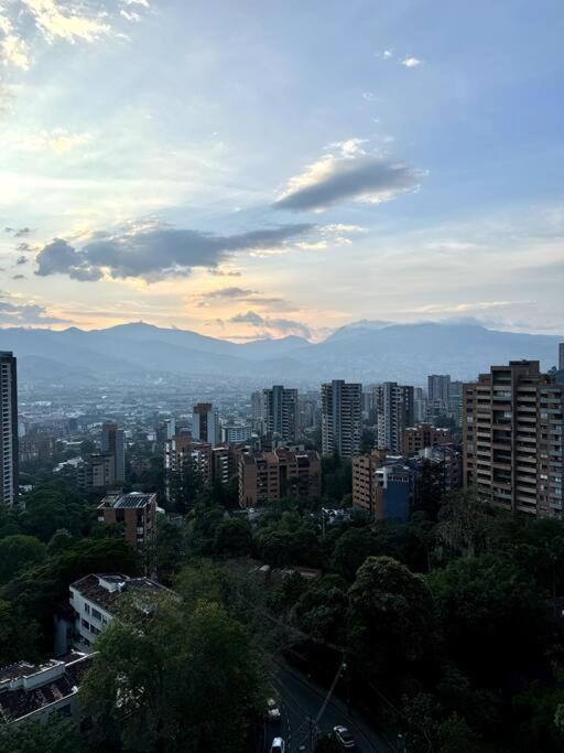 El Tesoro Apto In Poblado * Medellin