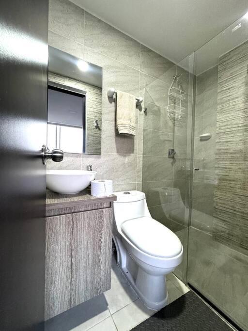 El Tesoro Apto In Poblado Apartment