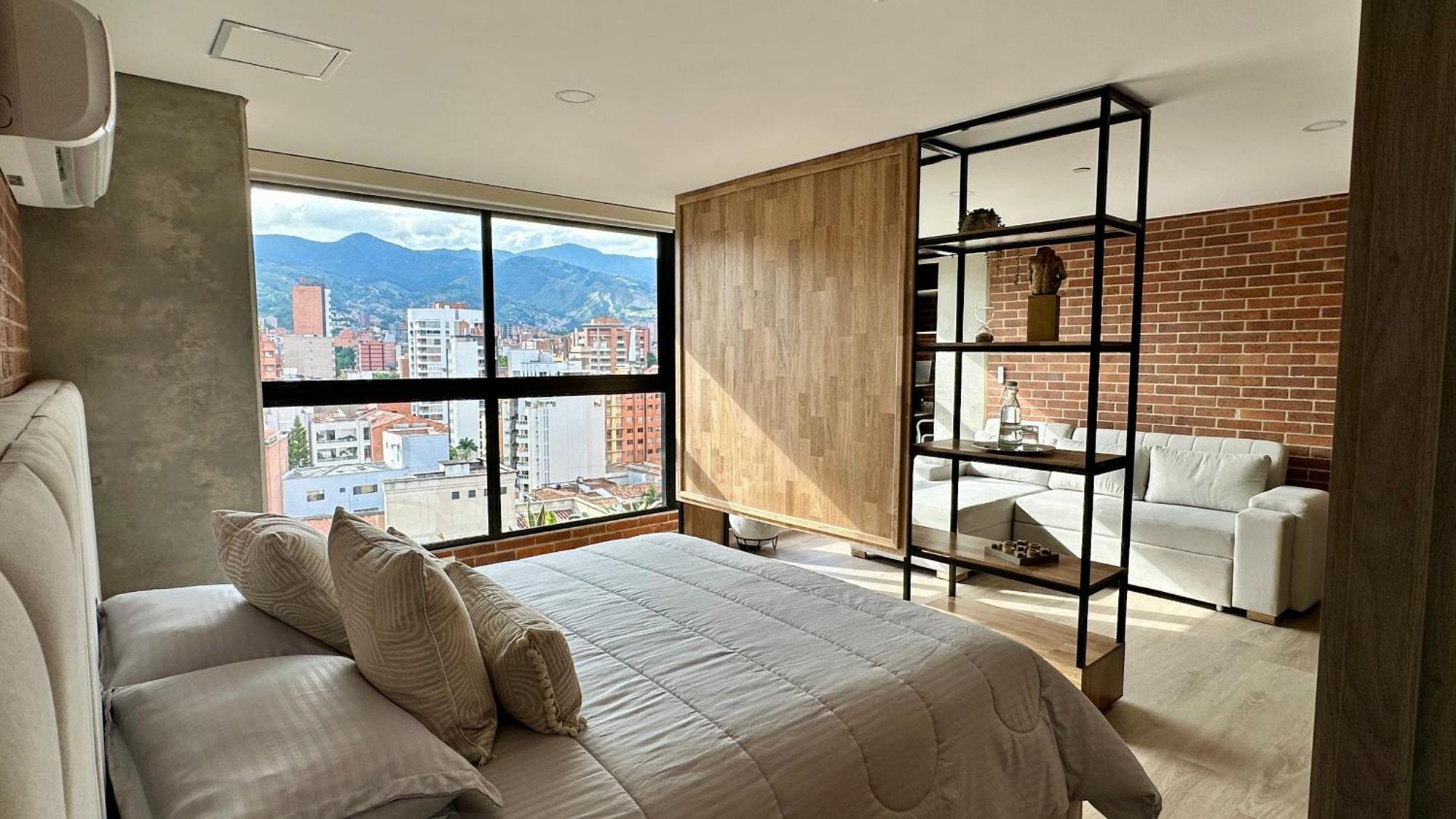 Prime Location In Laureles With Ac & View Medellin
