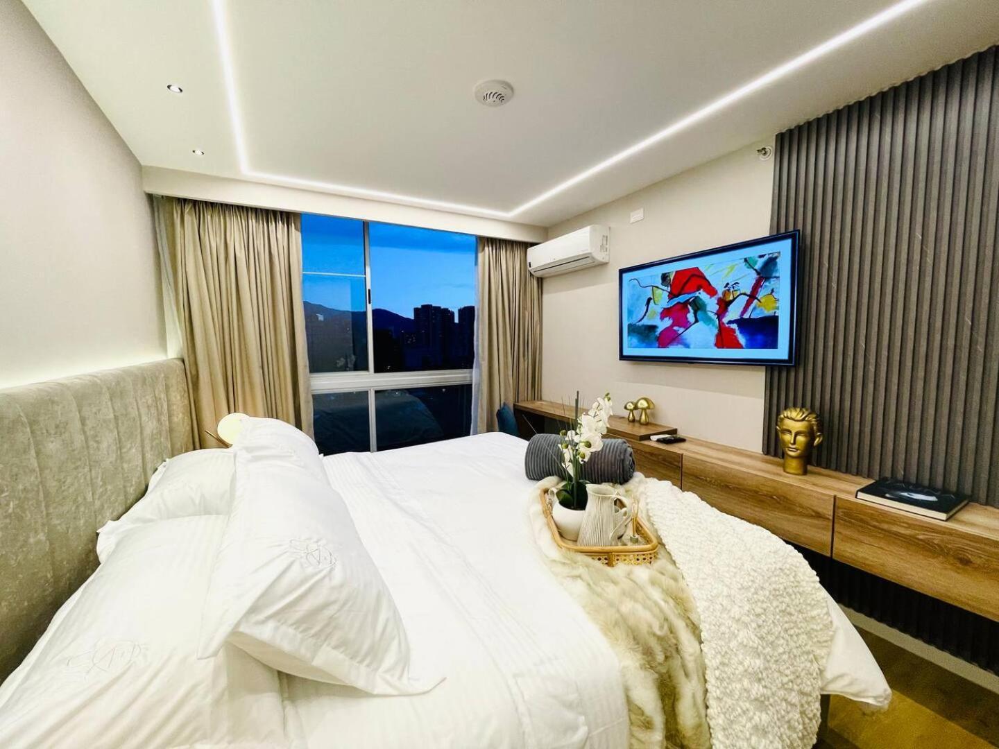 17th Floor 2 Bedrooms Ac Pool & Gym 1704 Apartment Medellin