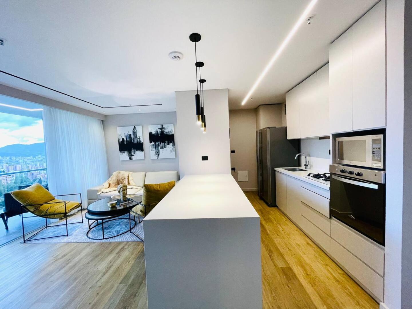 17th Floor 2 Bedrooms Ac Pool & Gym 1704 * Medellin
