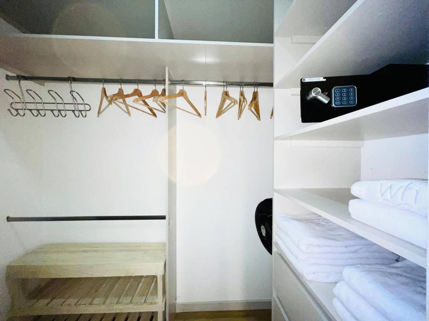 17th Floor 2 Bedrooms Ac Pool & Gym 1704 Apartment Medellin