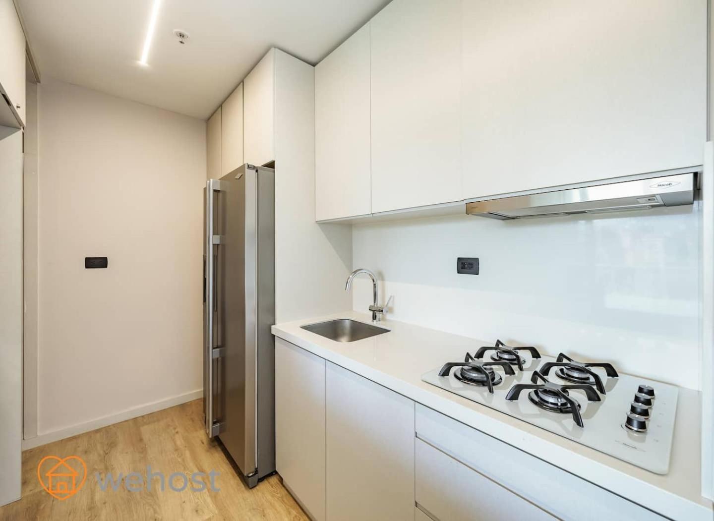 17th Floor 2 Bedrooms Ac Pool & Gym 1704 Apartment