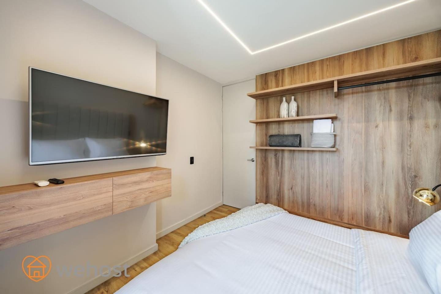 17th Floor 2 Bedrooms Ac Pool & Gym 1704 Apartment