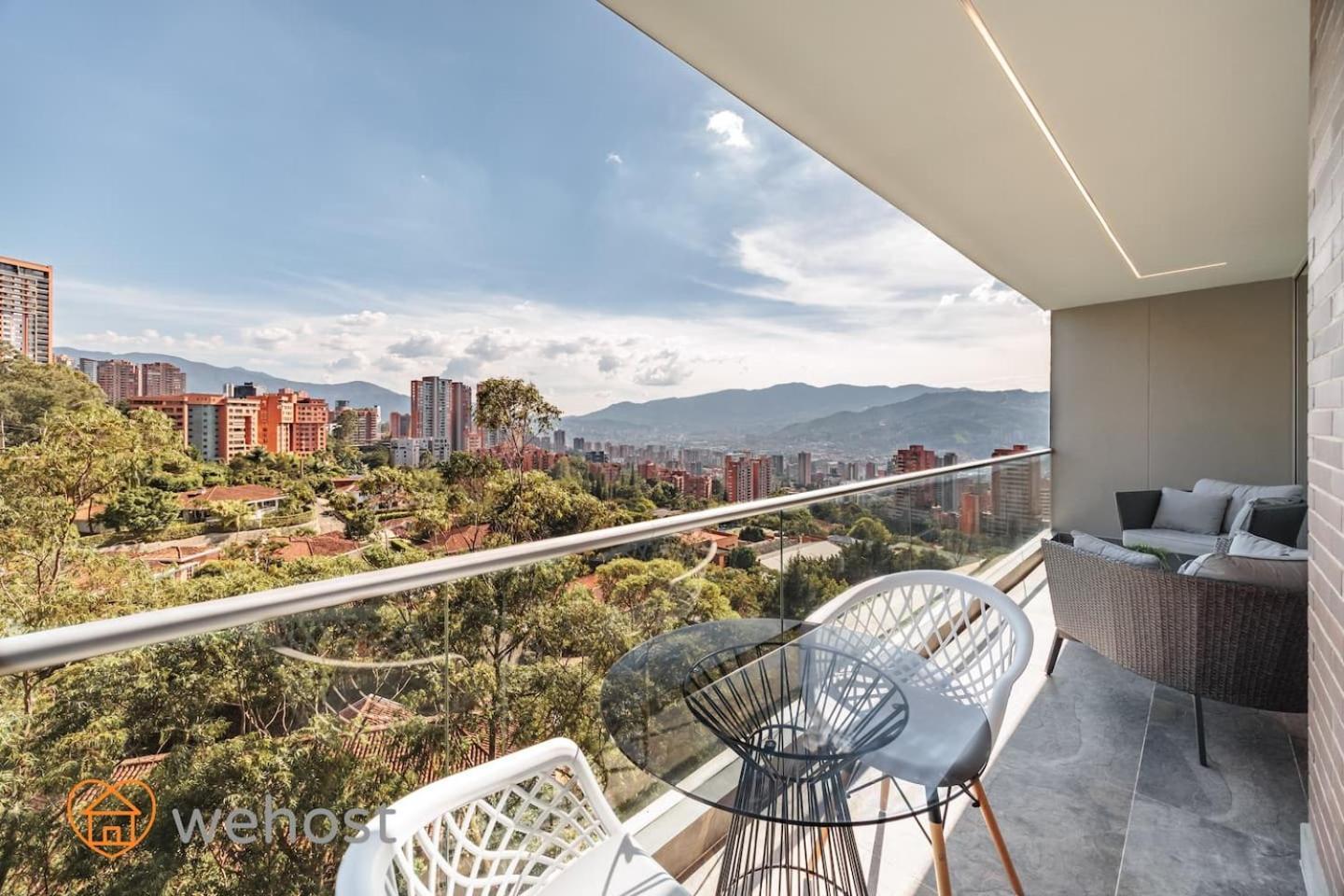 17th Floor 2 Bedrooms Ac Pool & Gym 1704 Apartment *