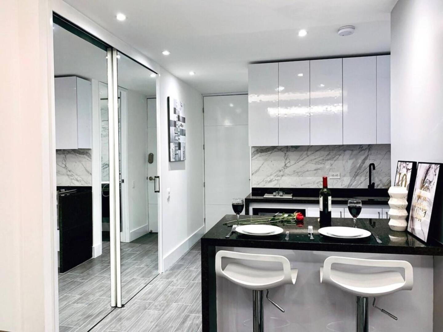 Luxurious 5 Stars With Ac & Amazing Views *