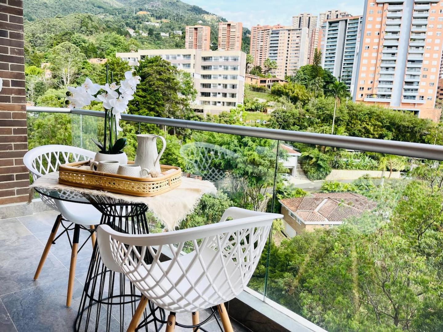 Apartment 17th Floor 2 Bedrooms Ac Pool & Gym 1704 *