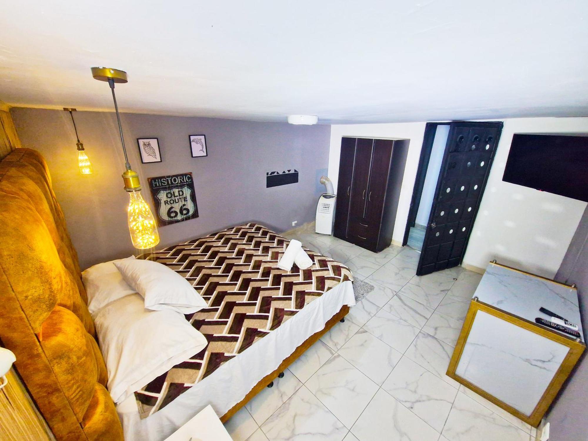 Urban 8 Bedrooms At Poblado Medellin
