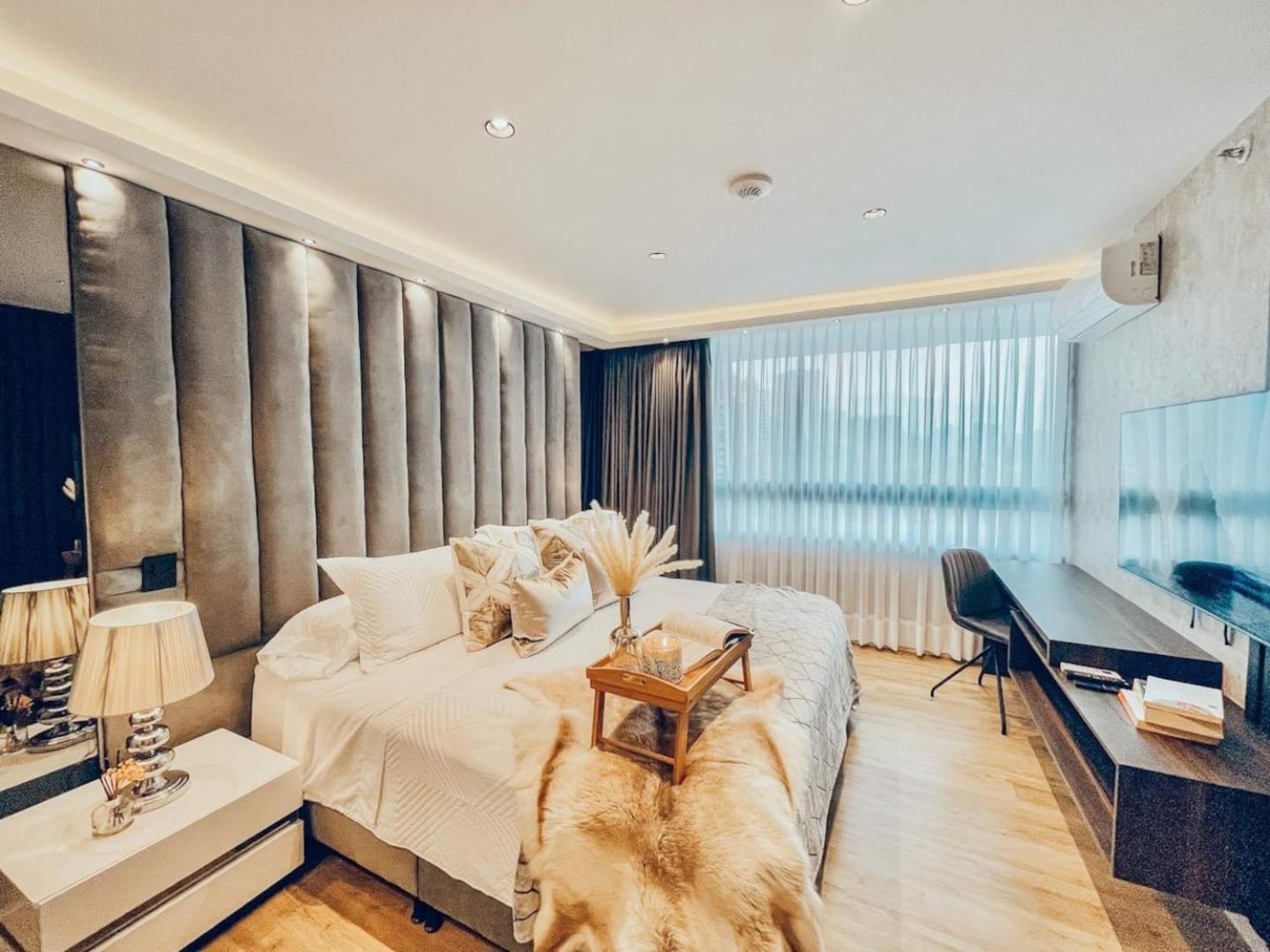 25th Floor Luxury 2 Bedrooms Ac Pool & Gym 2503 Medellin