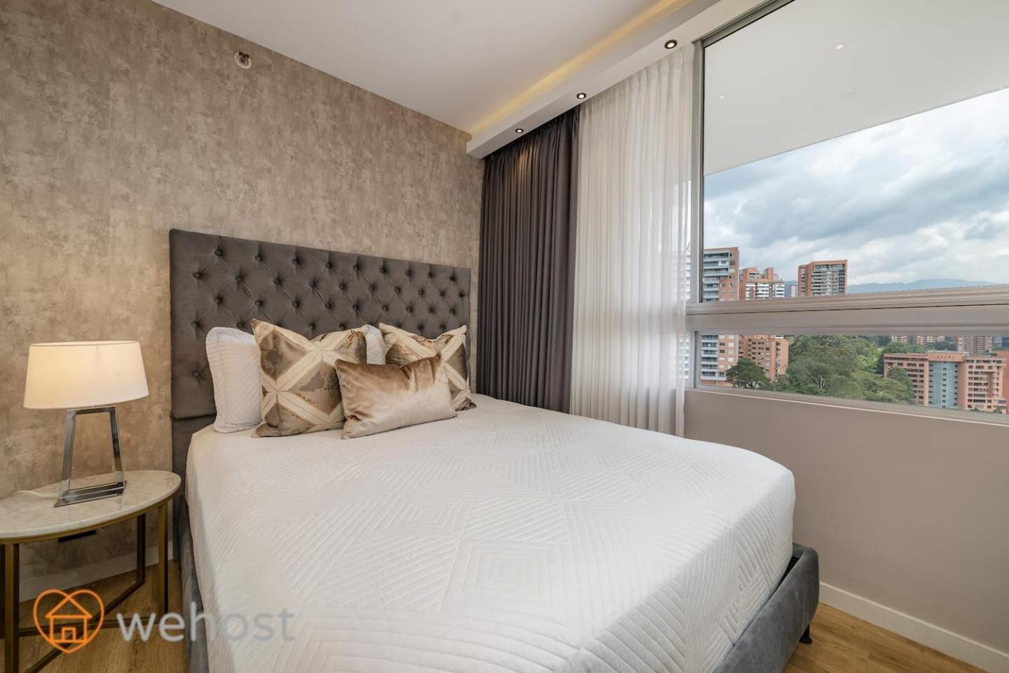 25th Floor Luxury 2 Bedrooms Ac Pool & Gym 2503 Apartment