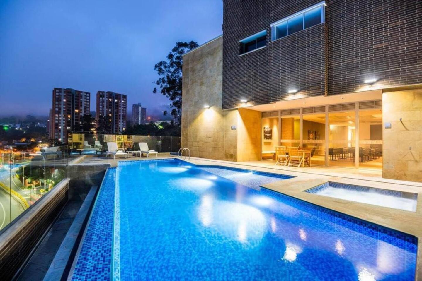 25th Floor Luxury 2 Bedrooms Ac Pool & Gym 2503 *