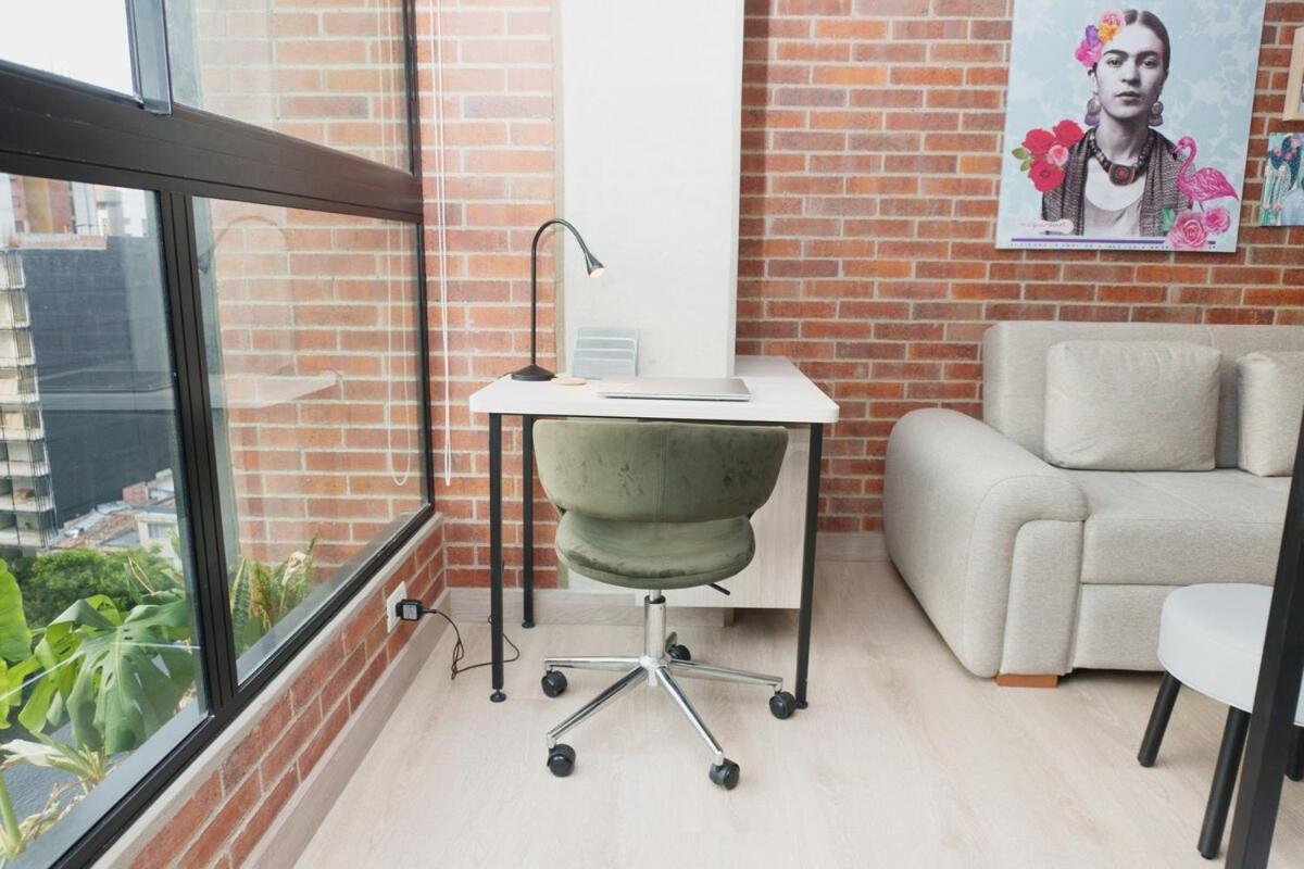 New In Laurels With Air , Loft Type, Giant Tv * Medellin