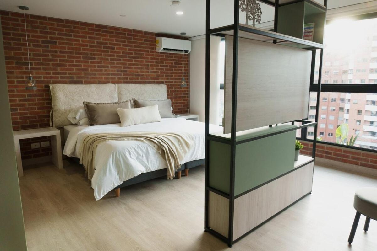 Apartment New In Laurels With Air , Loft Type, Giant Tv Medellin