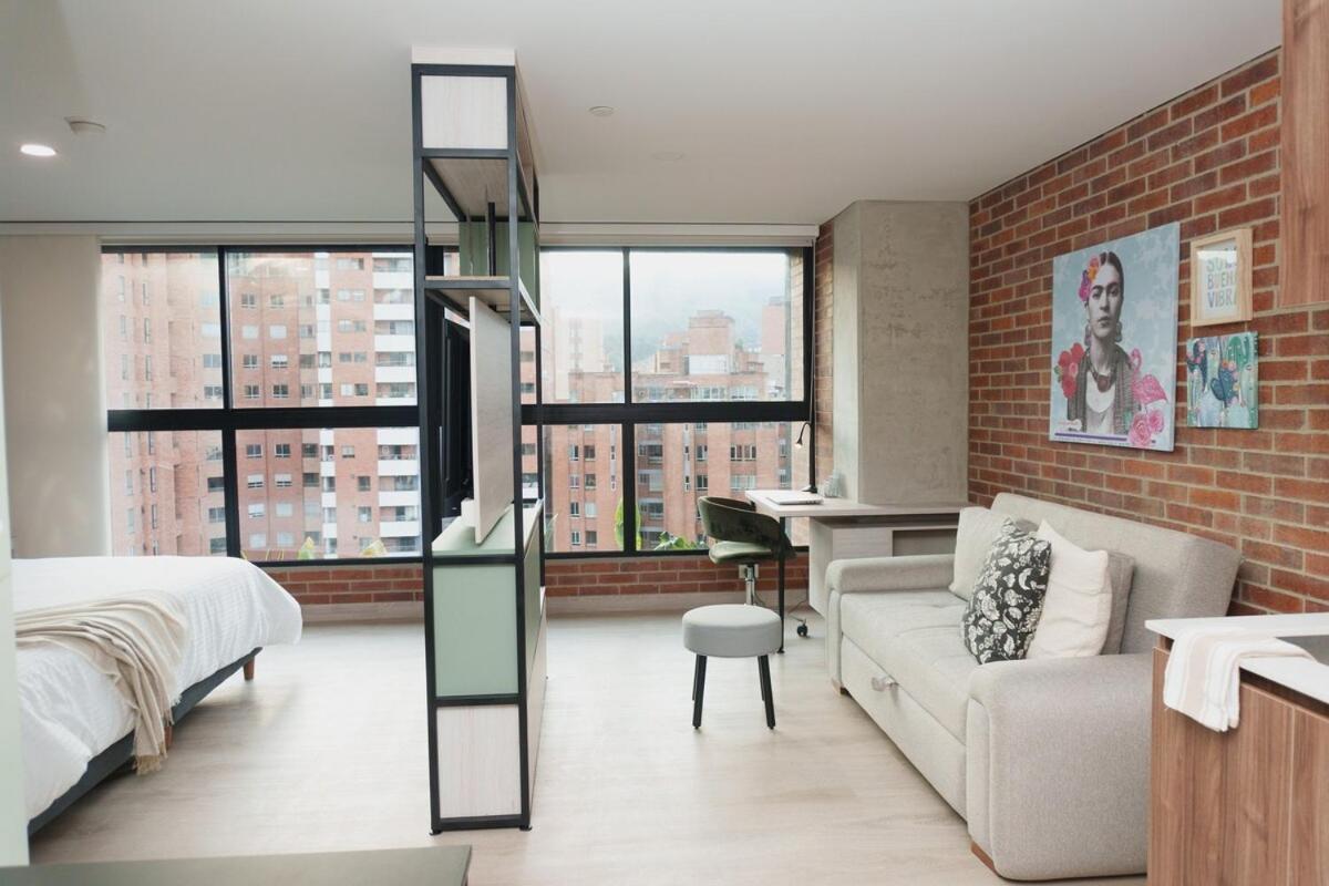 New In Laurels With Air , Loft Type, Giant Tv Medellin