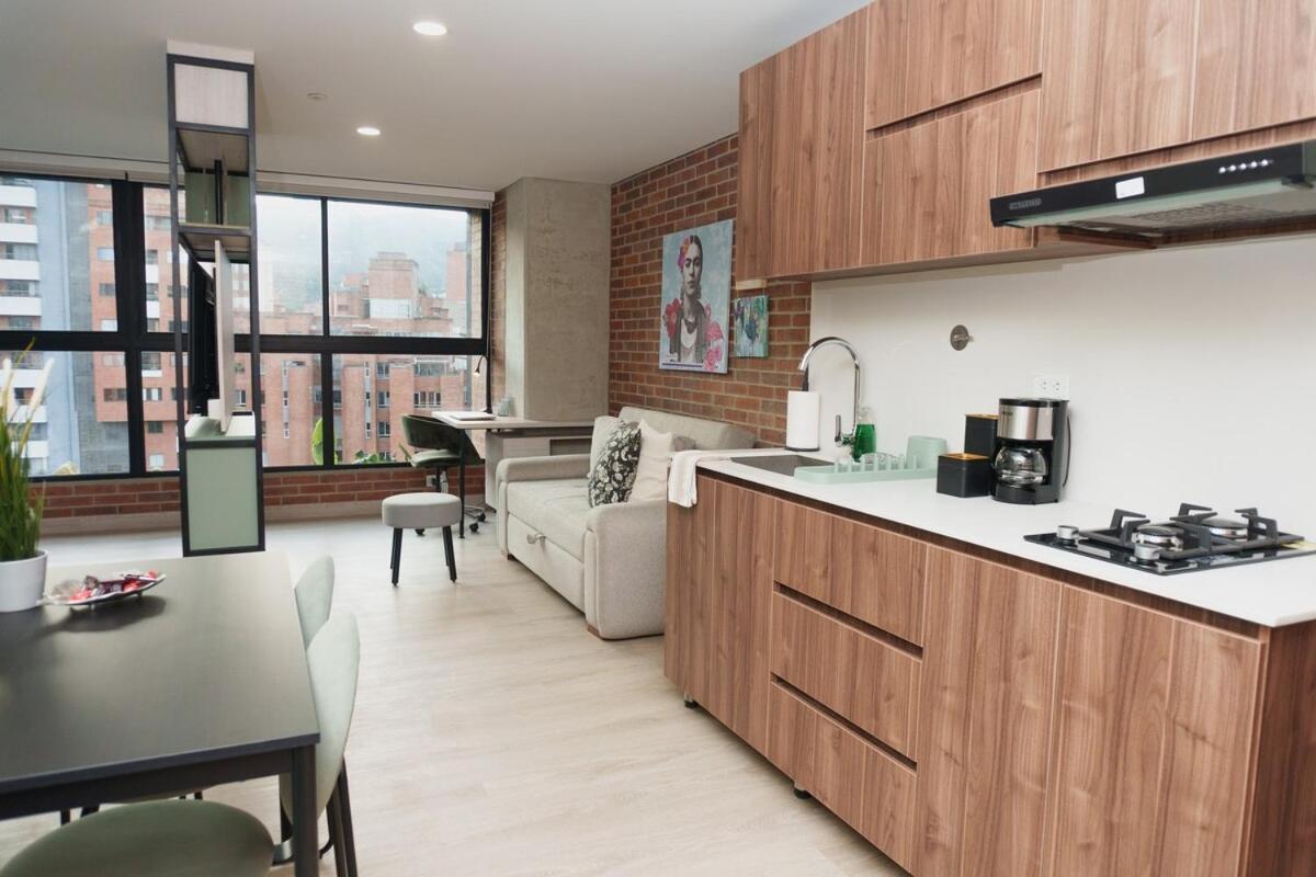 New In Laurels With Air , Loft Type, Giant Tv * Medellin