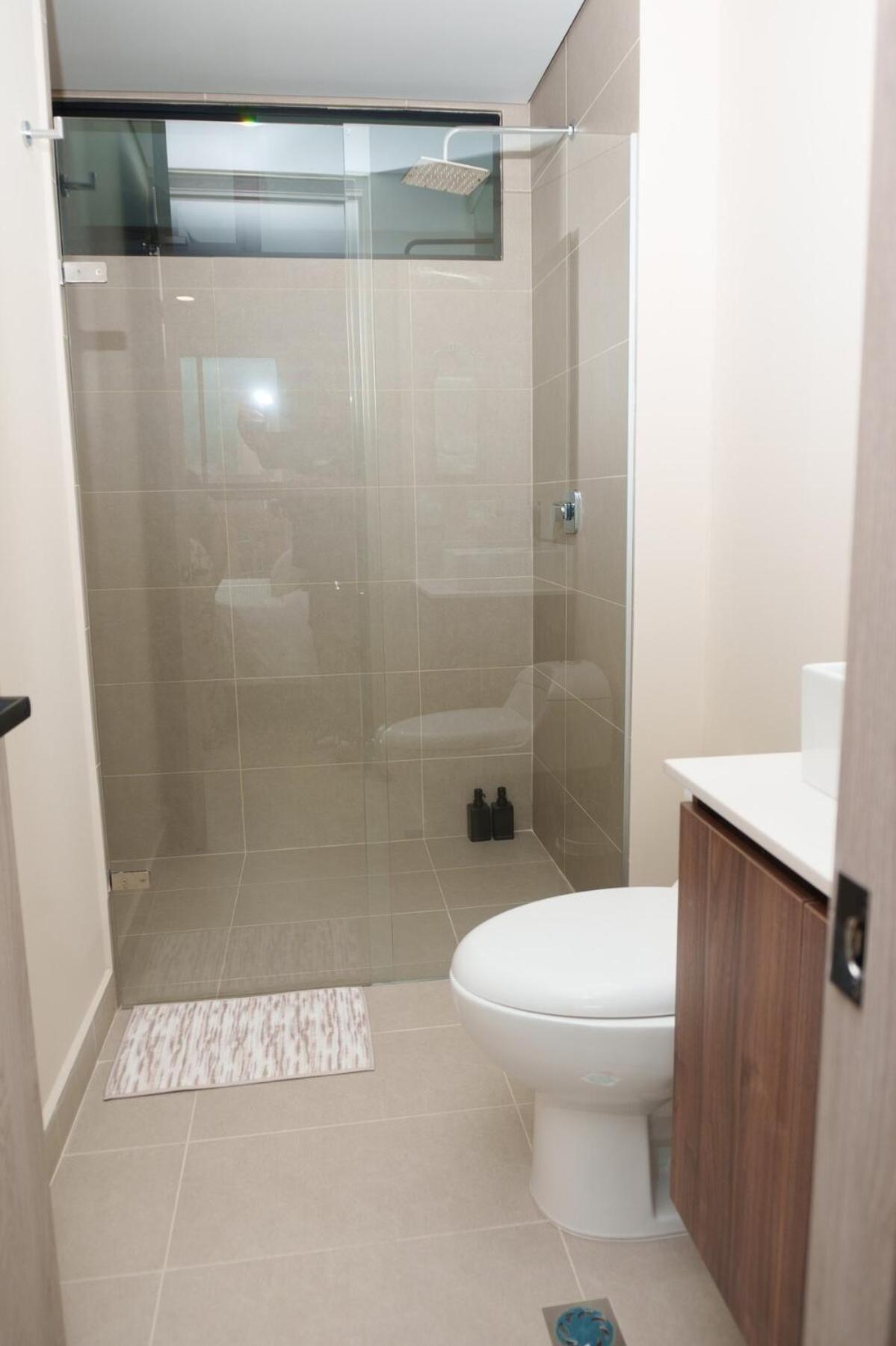 Apartment New In Laurels With Air , Loft Type, Giant Tv