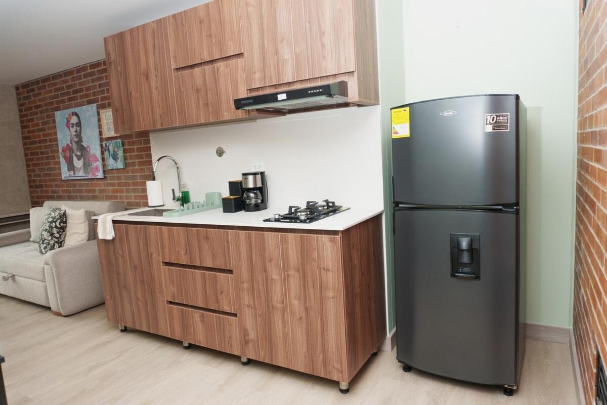 New In Laurels With Air , Loft Type, Giant Tv *