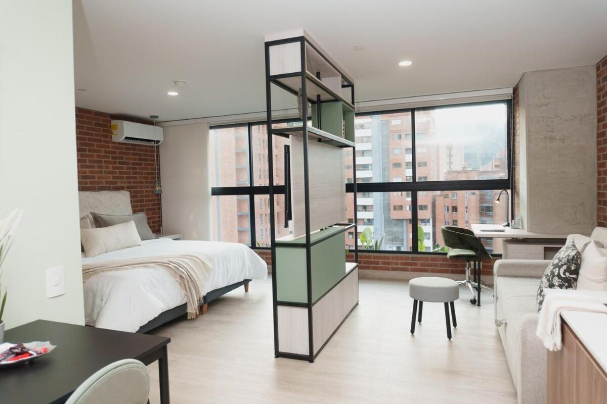 New In Laurels With Air , Loft Type, Giant Tv Medellin