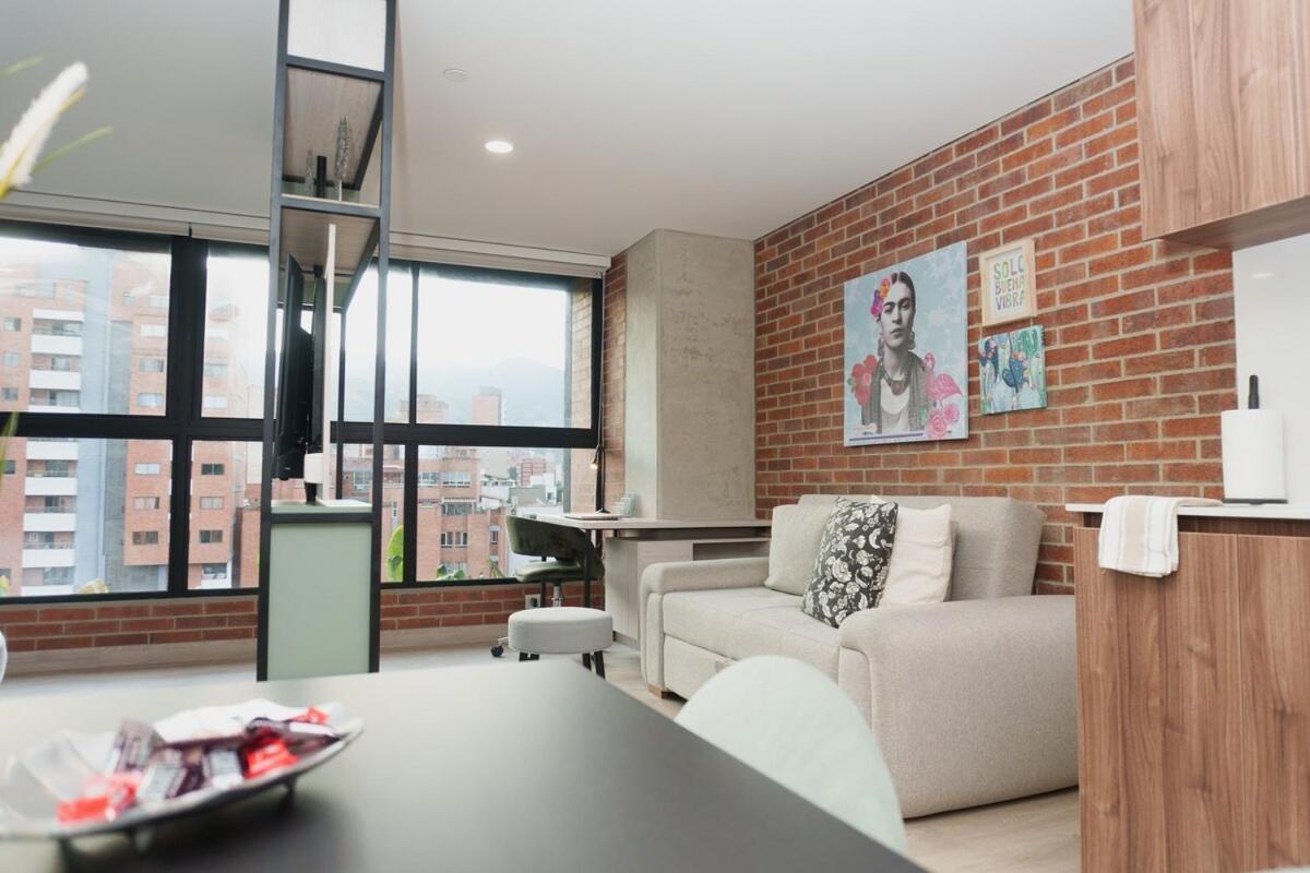 New In Laurels With Air , Loft Type, Giant Tv * Medellin