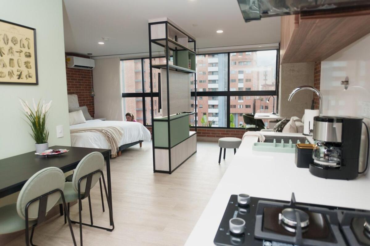 New In Laurels With Air , Loft Type, Giant Tv Medellin