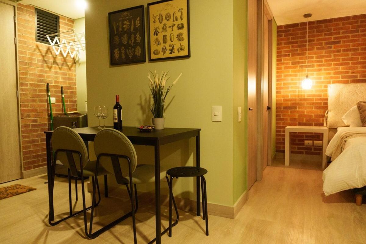 Apartment New In Laurels With Air , Loft Type, Giant Tv Medellin