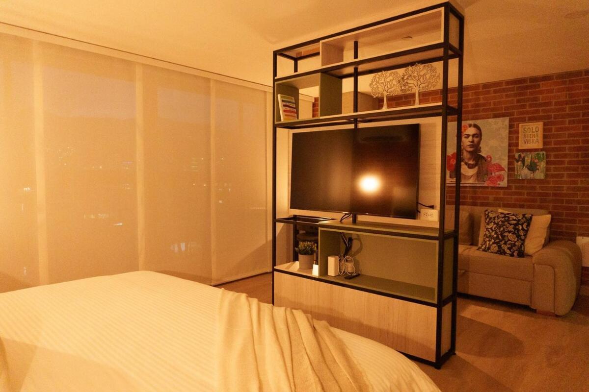 New In Laurels With Air , Loft Type, Giant Tv