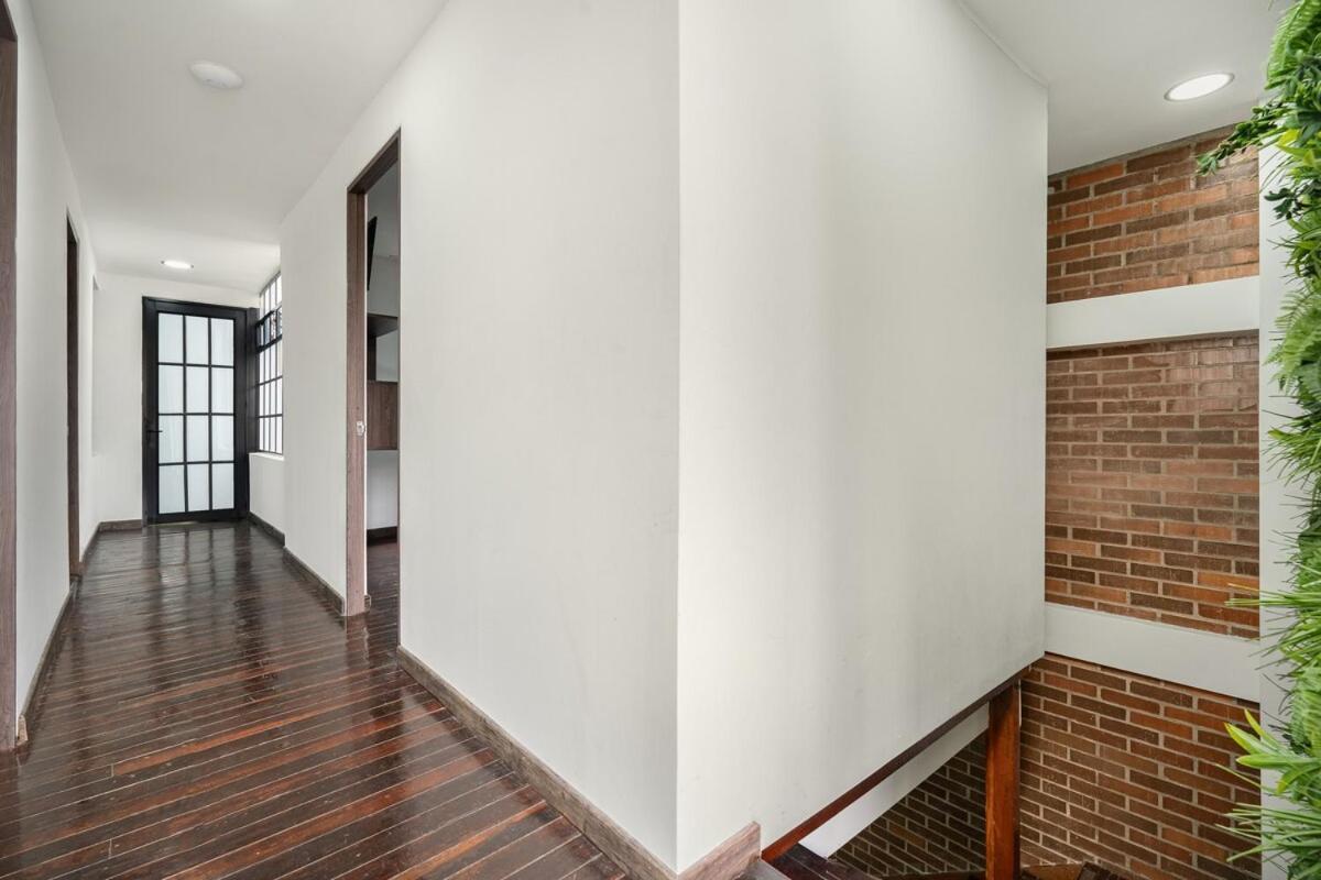 Nowa Arya Ph - Huge Hot Tub & Ac Steps From Lleras Park Apartment *