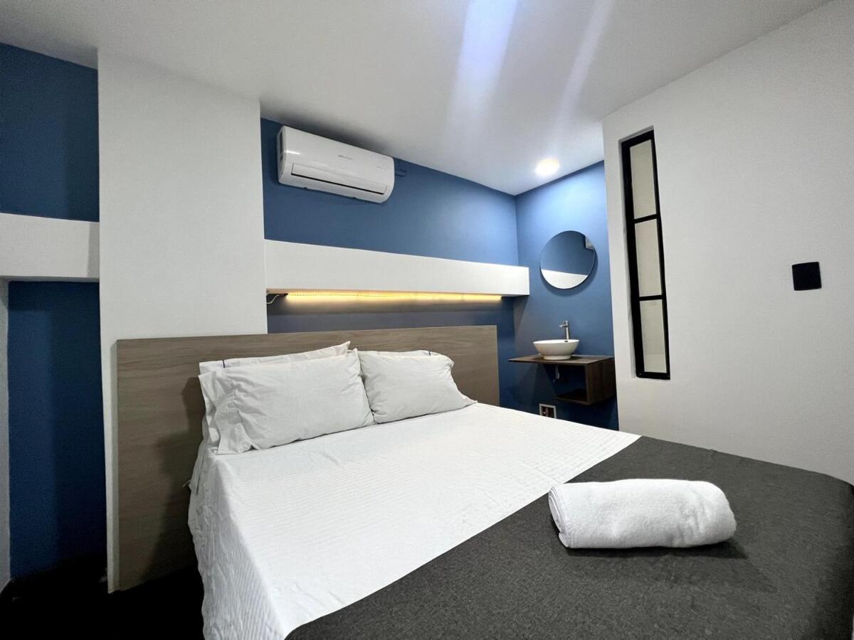 Nowa Arya Ph - Huge Hot Tub & Ac Steps From Lleras Park