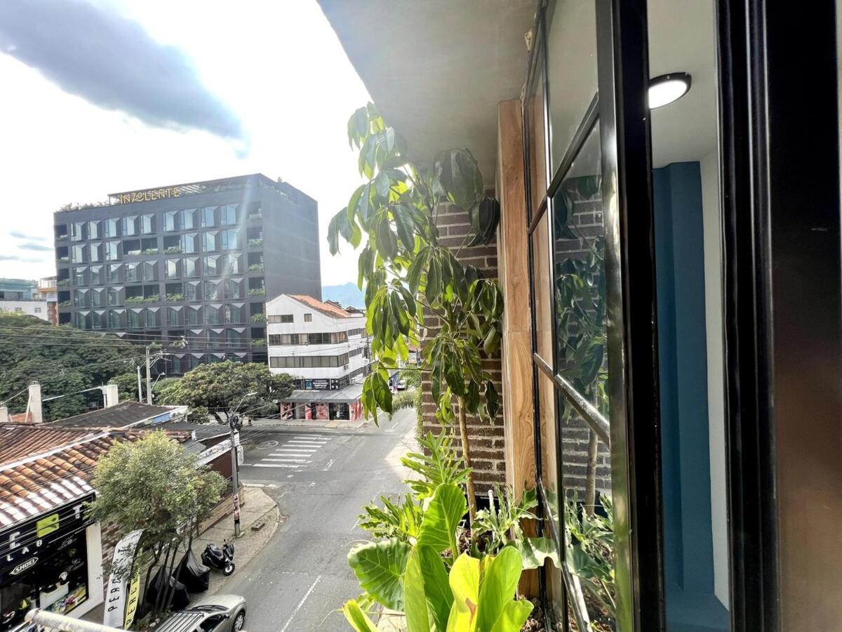 Nowa Arya Ph - Huge Hot Tub & Ac Steps From Lleras Park Apartment