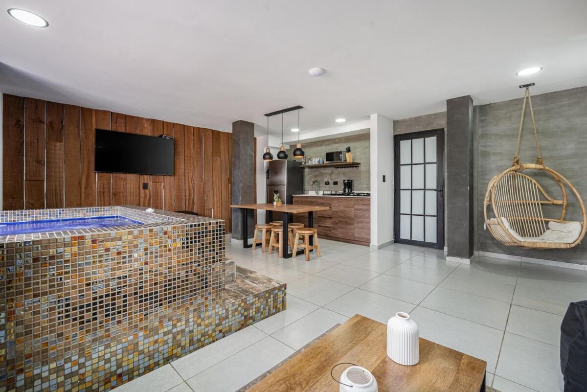 Apartment Nowa Arya Ph - Huge Hot Tub & Ac Steps From Lleras Park