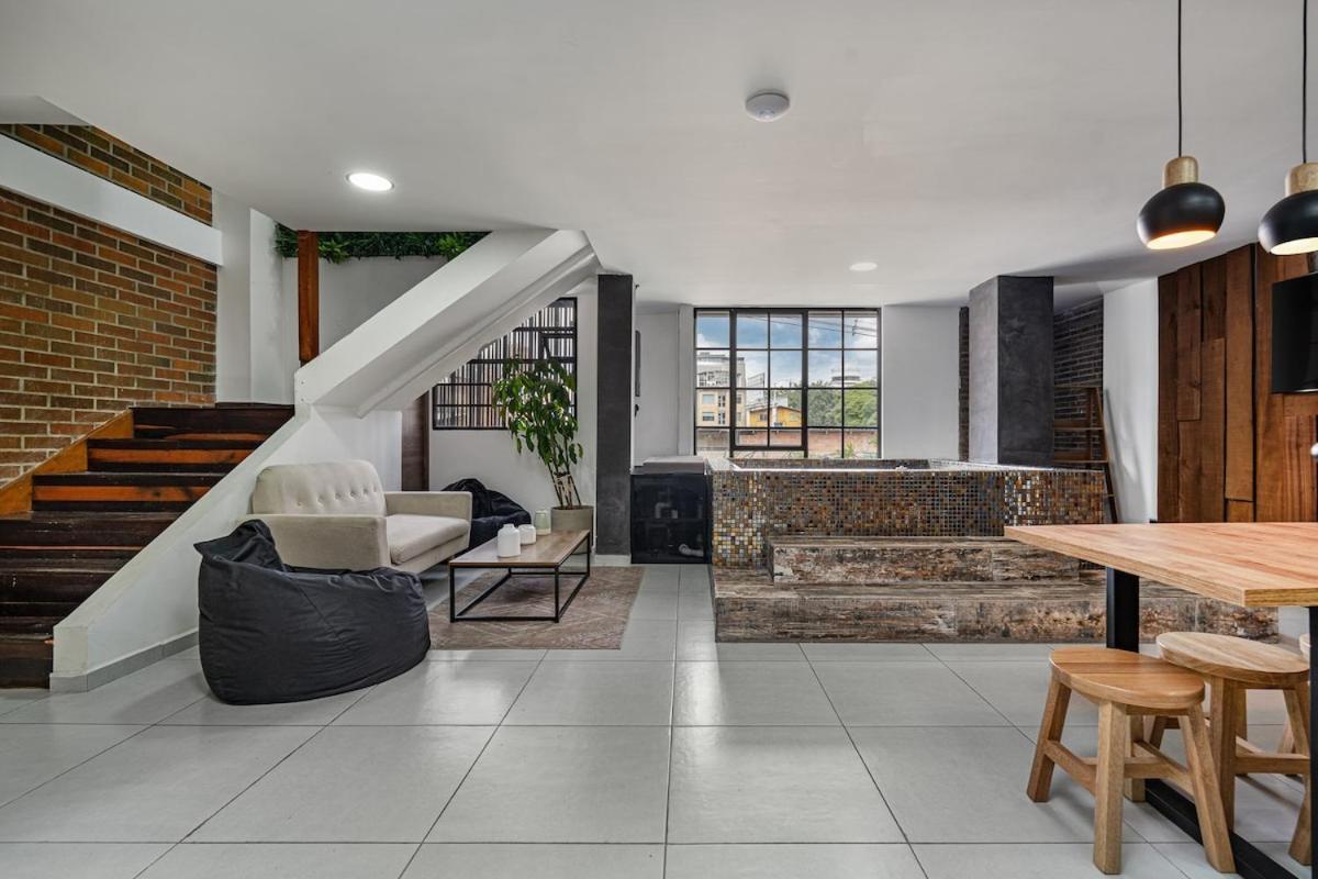 Nowa Arya Ph - Huge Hot Tub & Ac Steps From Lleras Park Medellin
