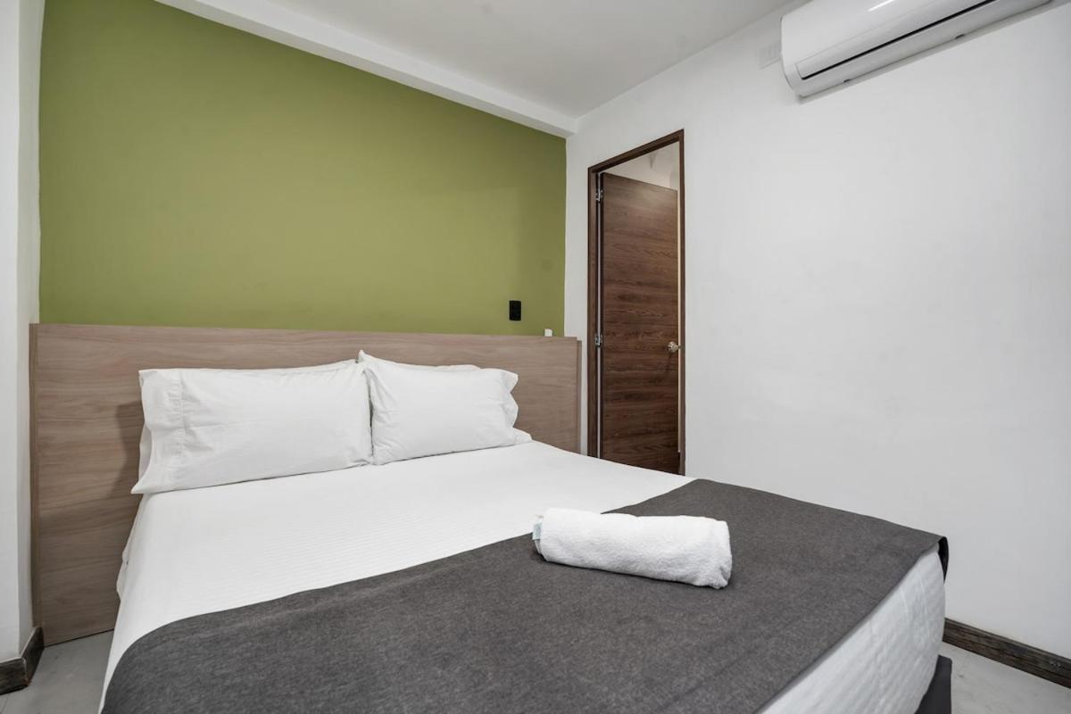 Nowa Terra Ph - Heated Small Pool, Bbq & Ac Lleras Park Apartment