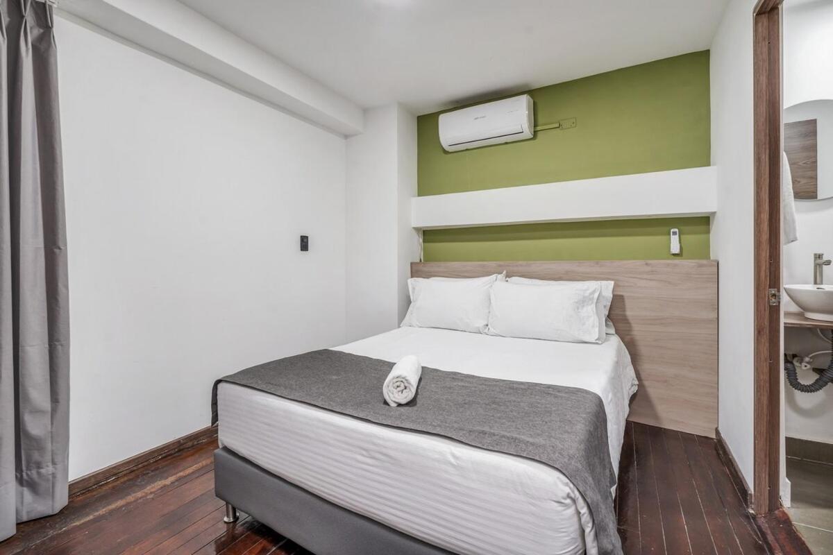 Apartment Nowa Terra Ph - Heated Small Pool, Bbq & Ac Lleras Park Medellin