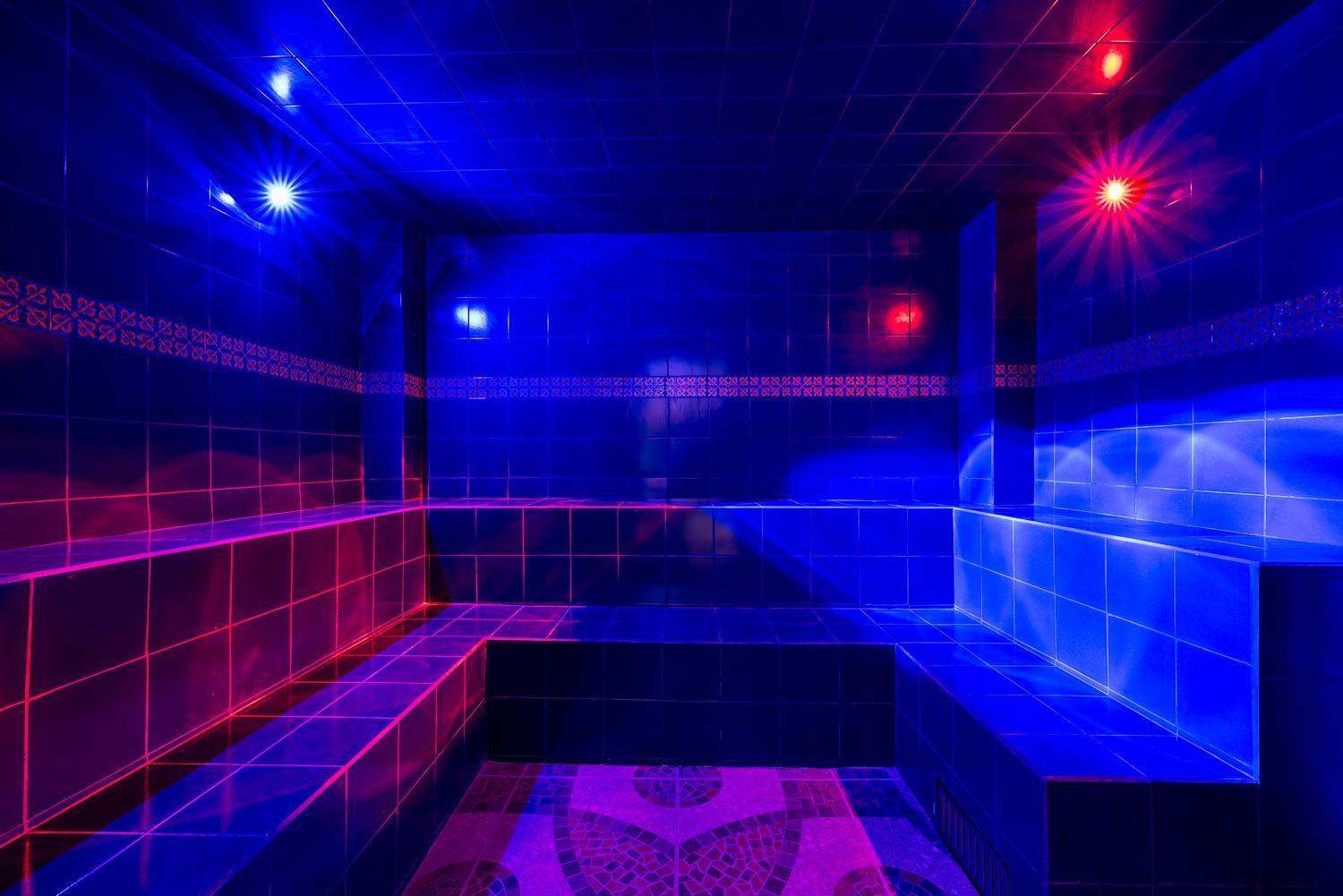 Provenza Infinity Steam Sauna Jacuzzi, Ac , Luxury Prime Location