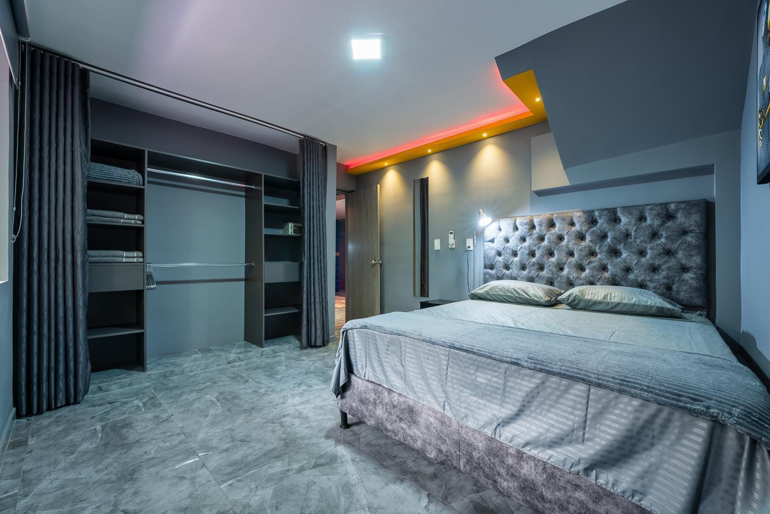 Provenza Infinity Steam Sauna Jacuzzi, Ac , Luxury Prime Location *