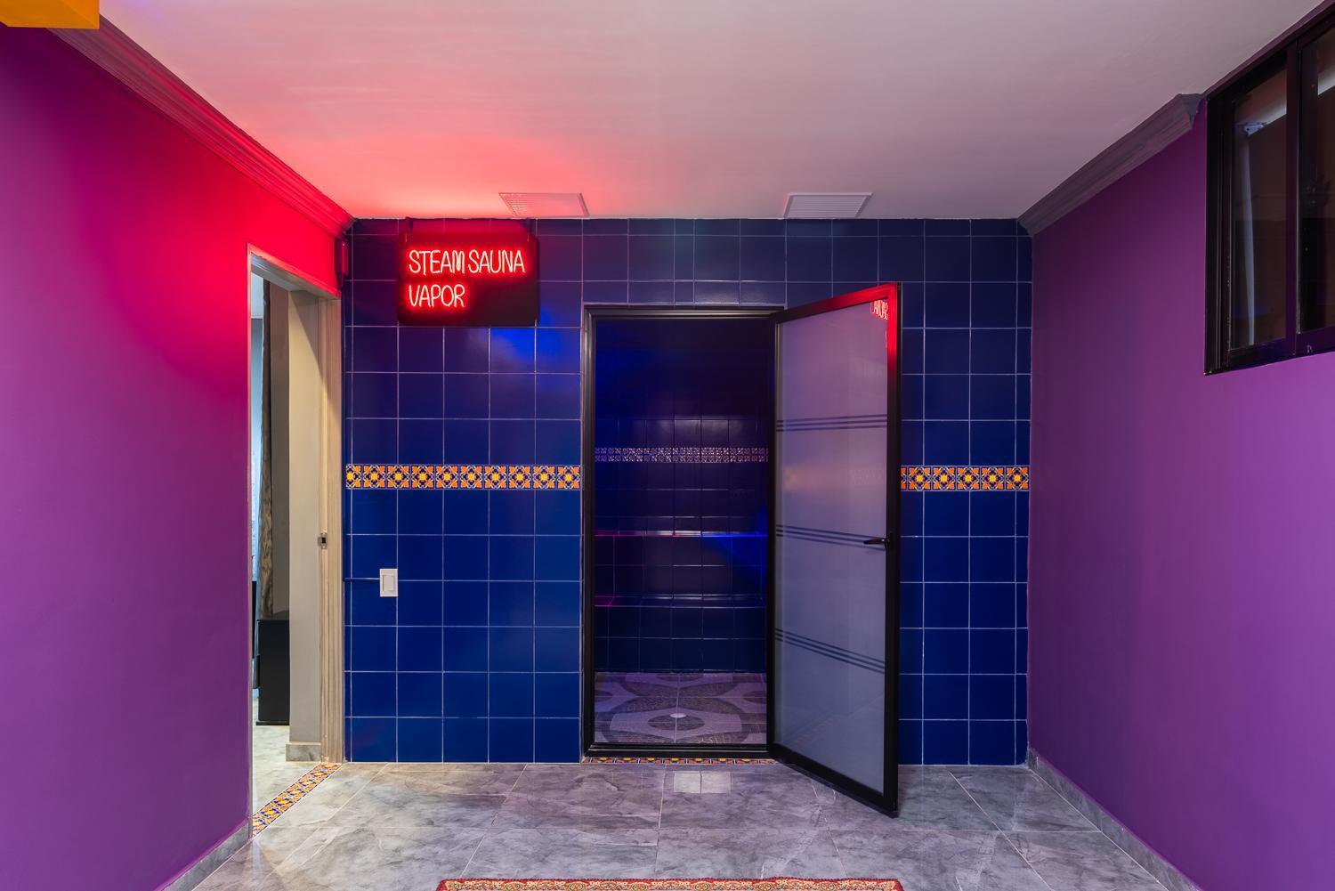 Provenza Infinity Steam Sauna Jacuzzi, Ac , Luxury Prime Location Apartment
