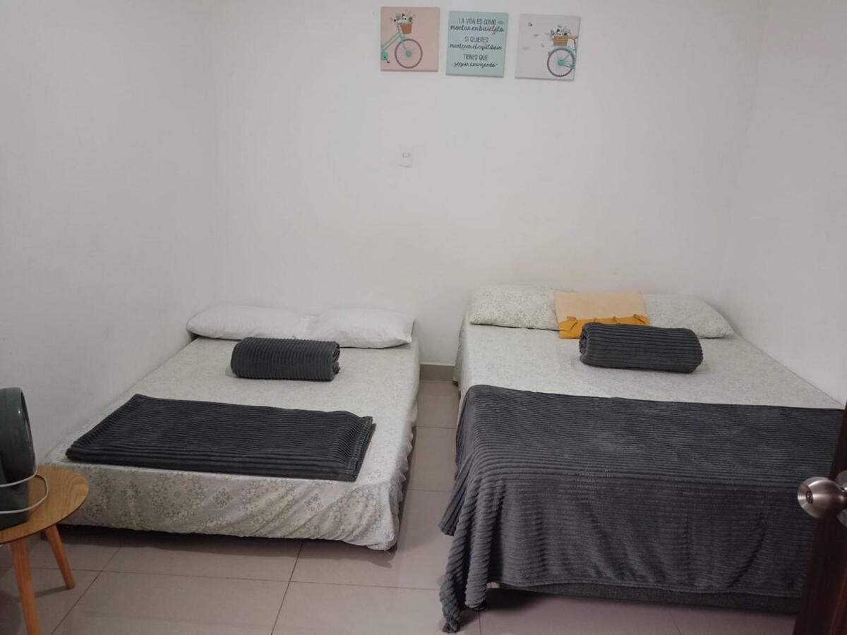 Excelente Ubicacion En La 70-laureles Apartamento