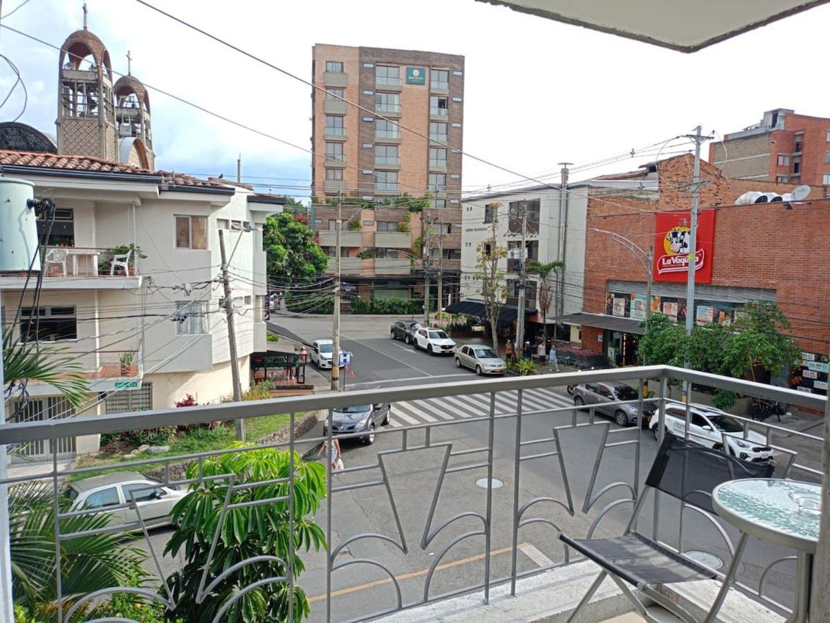 Excelente Ubicacion En La 70-laureles