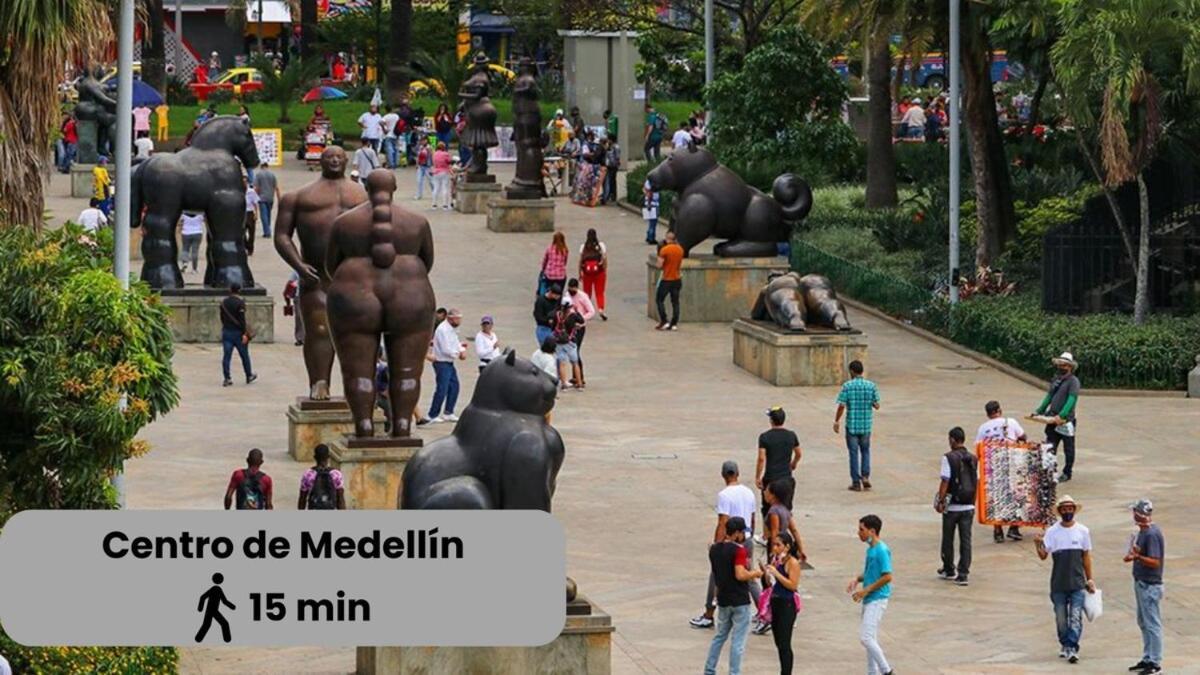 Excelente Ubicacion En La 70-laureles * Medellín