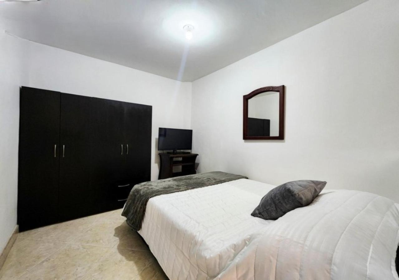 Casa Ideal Medellin, Amplia, Calida Y Estrategica Holiday home Medellin