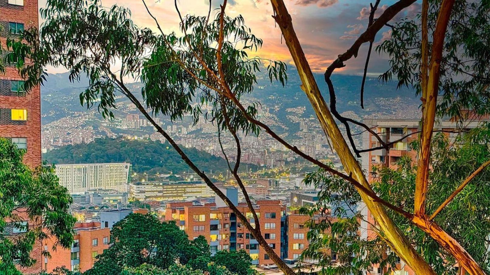 3br By Palmagrande Mall Pool El Poblado * Medellin