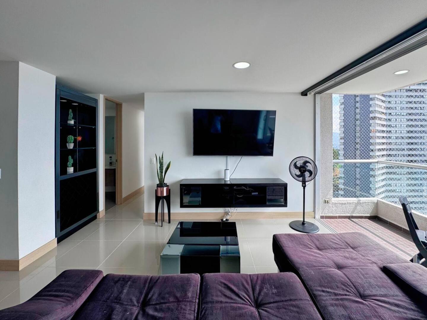 Apartment 3br Panoramic Near Country Club El Poblado
