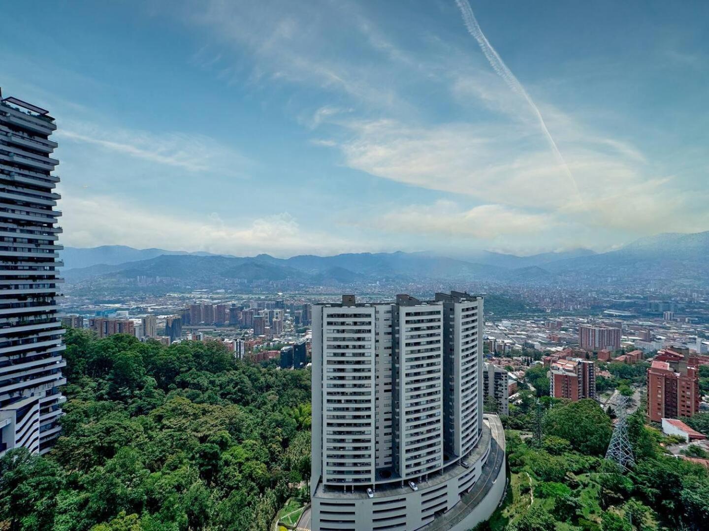 3br Panoramic Near Country Club El Poblado