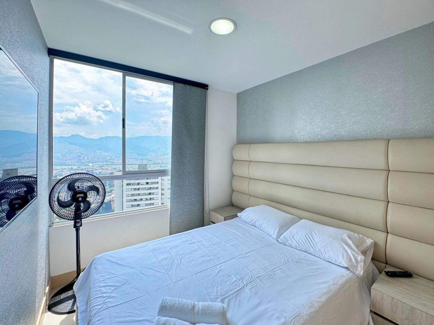 3br Panoramic Near Country Club El Poblado