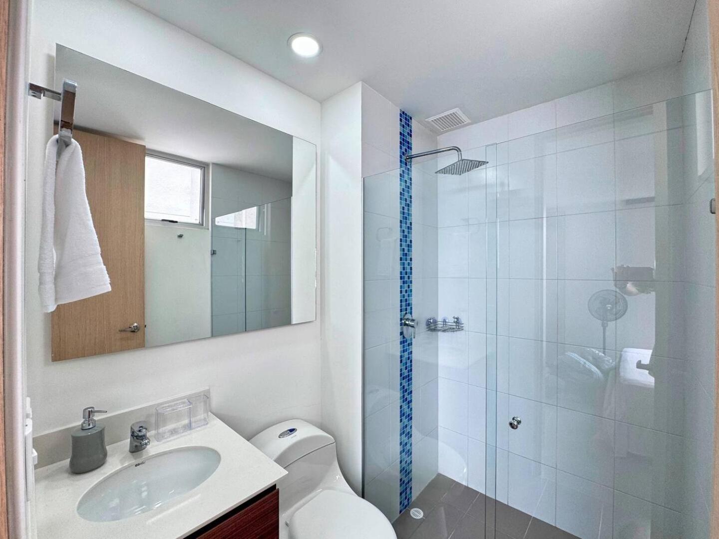 3br Panoramic Near Country Club El Poblado