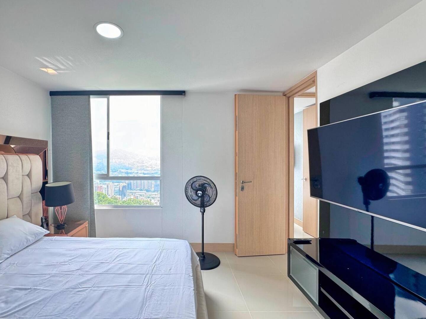 Apartment 3br Panoramic Near Country Club El Poblado *