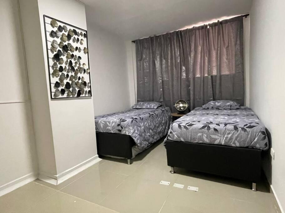 Amplio En Laureles De 4 Apartment Medellin