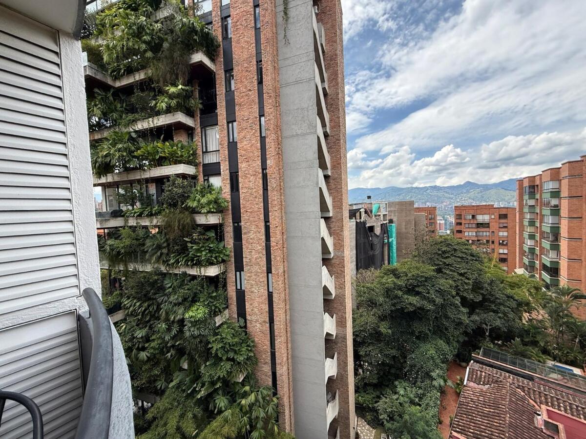 Ac, Fast Wifi 400 Mg, Quiet, Nature In El Poblado Apartment