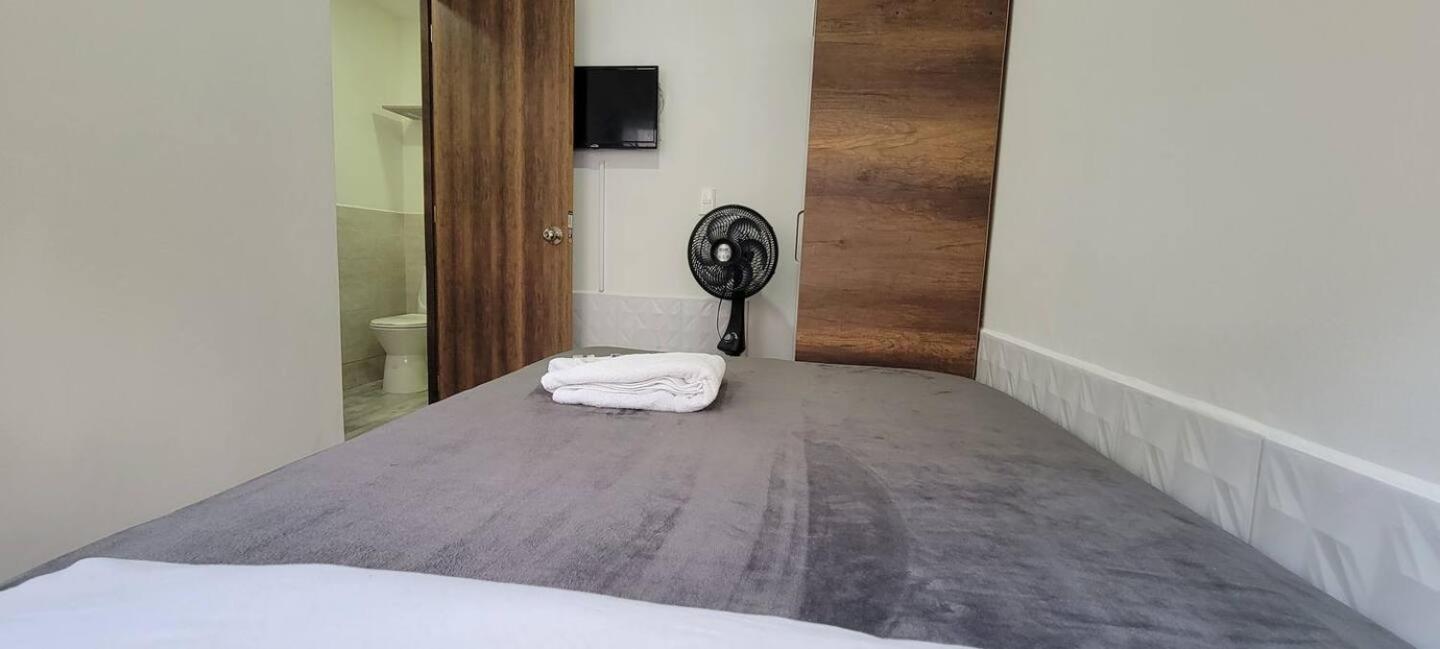 Guest house Amazing House With Turkish Steam Near Exito Laureles Medellin