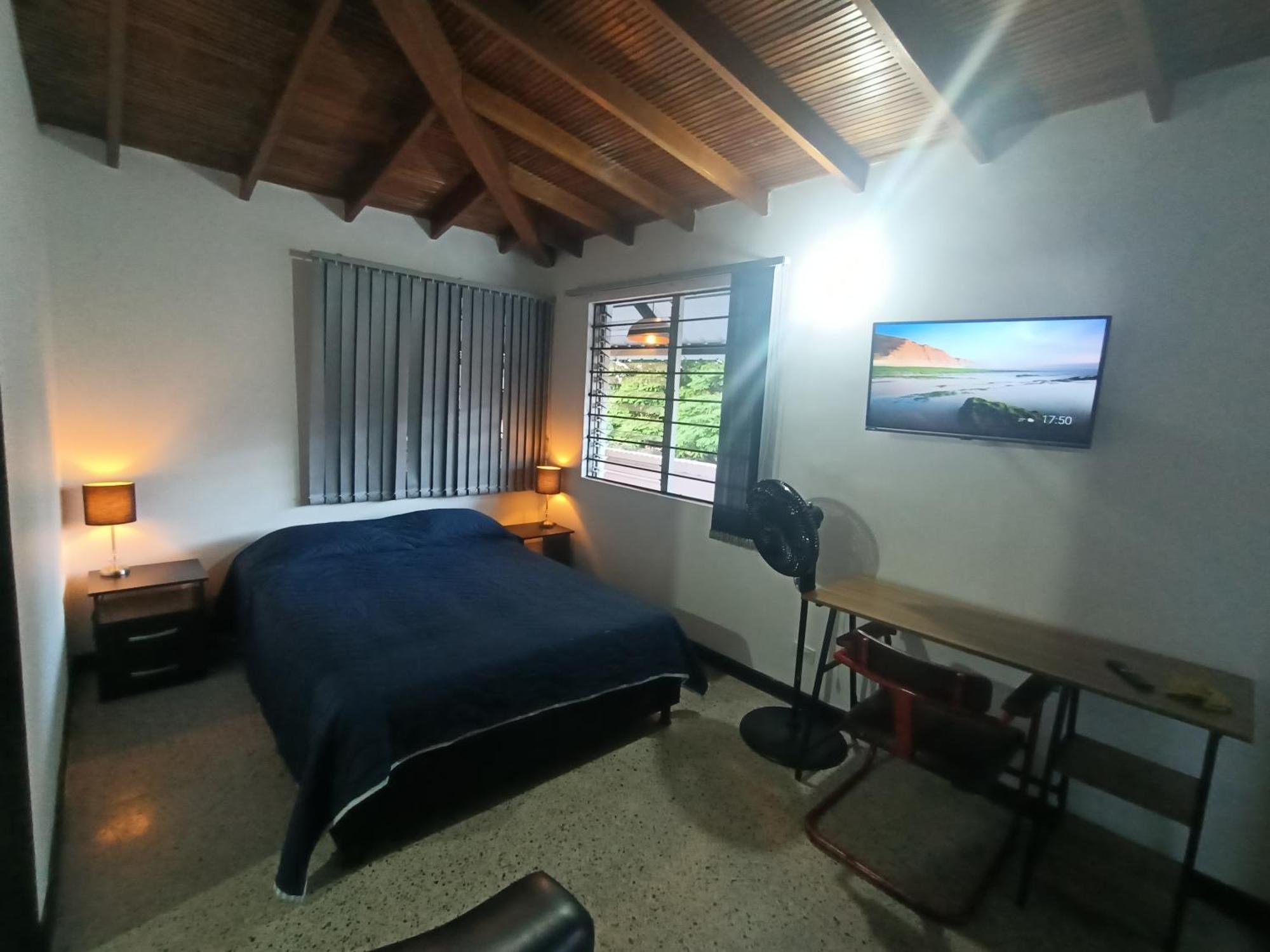 Independiente Con Terraza En Belen Cerca A Laureles Medellin